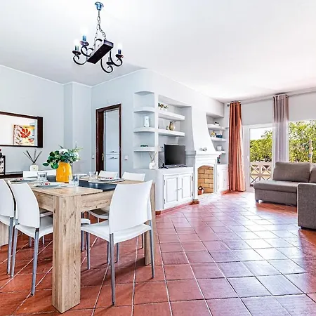 דירה 5-minute Walk To Aveiros