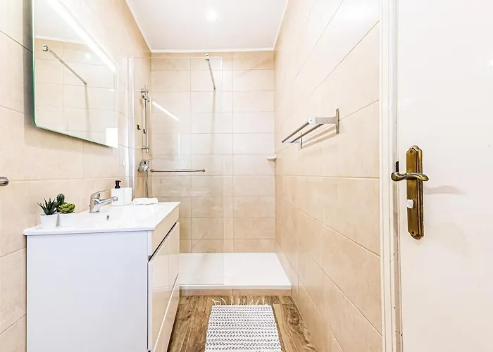 5-minute Walk To Aveiros * אלבופיירה