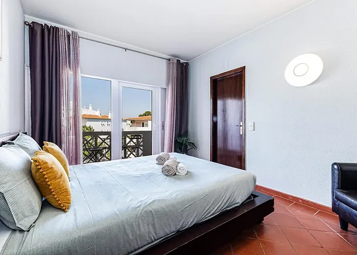 דירה 5-minute Walk To Aveiros *