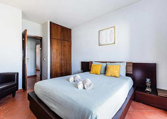 דירה 5-minute Walk To Aveiros *